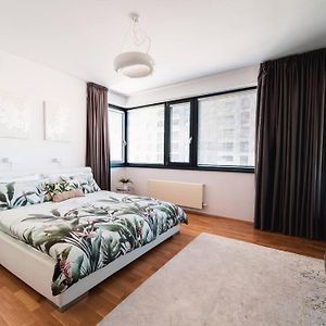 Prague Marina River View Apartment Close To City Centre Free Parking